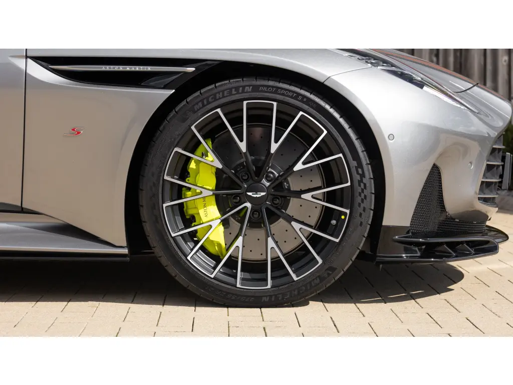 2026 DB12 S V8 Volante thumbnail vehicle image 3