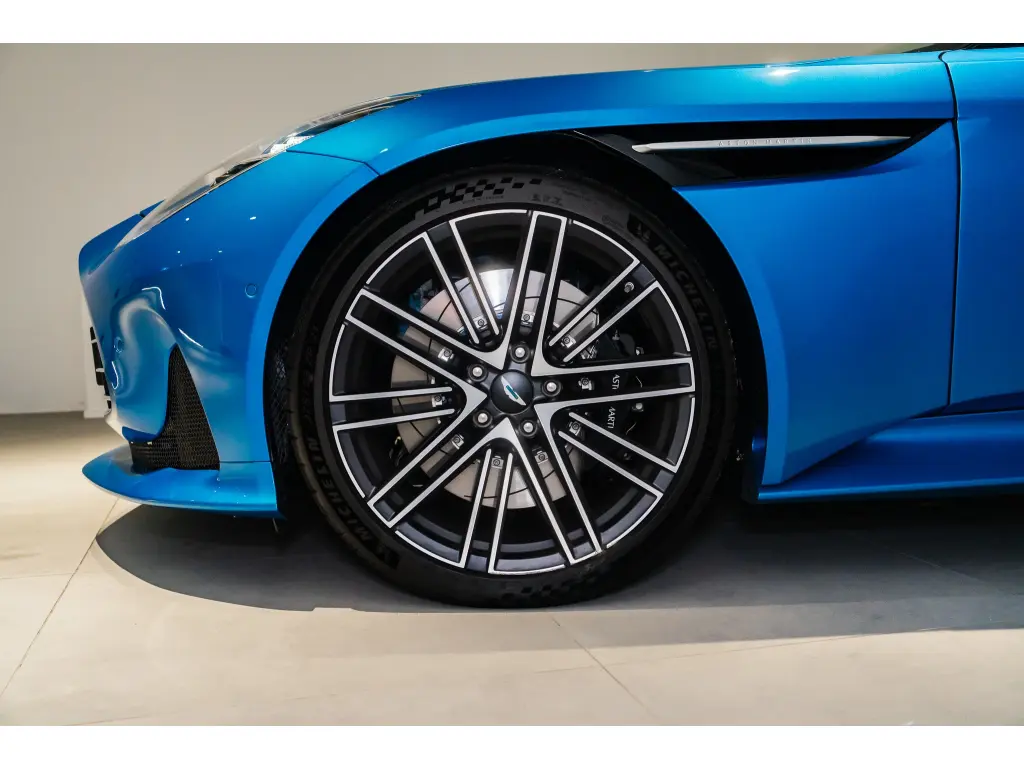 2023 DB12 V8 Coupe thumbnail vehicle image 3