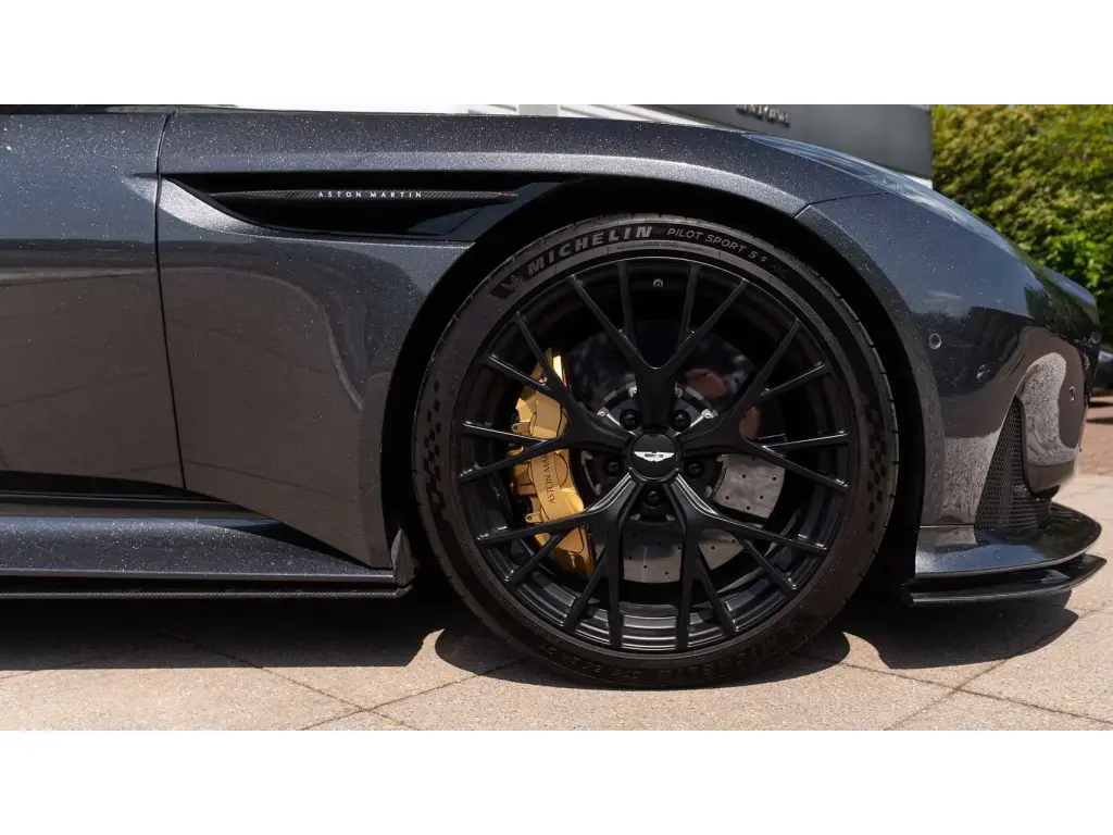 2024 DB12 V8 Coupe thumbnail vehicle image 3