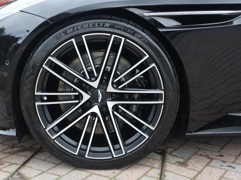 2024 DB12 V8 Coupe thumbnail vehicle image 3
