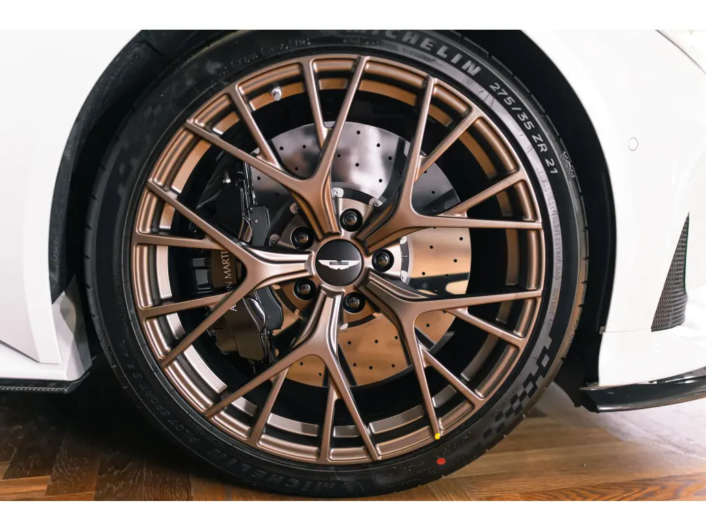 2024 DB12 V8 Coupe thumbnail vehicle image 3