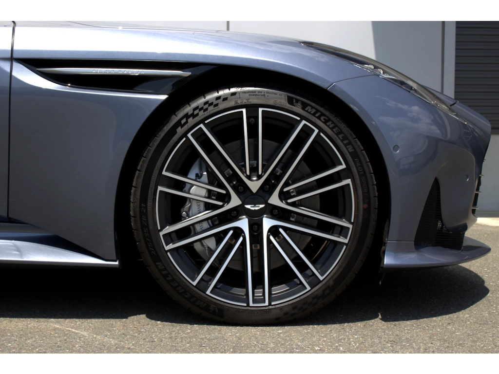 2024 DB12 V8 Coupe thumbnail vehicle image 3