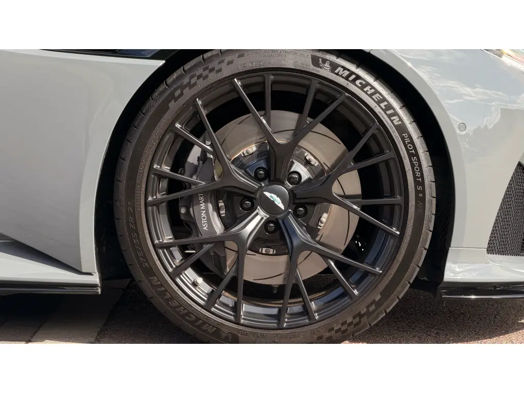 2024 DB12 V8 Coupe thumbnail vehicle image 3