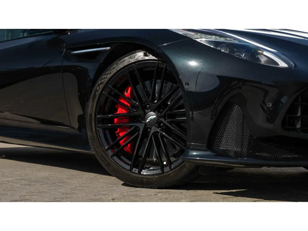 2024 DB12 V8 Coupe thumbnail vehicle image 3