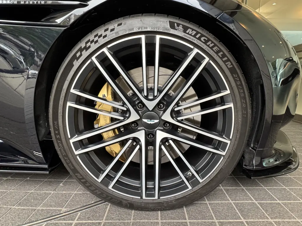 2024 DB12 V8 Coupe thumbnail vehicle image 3