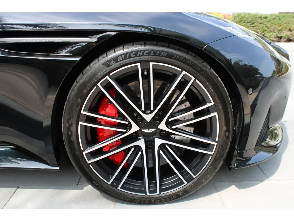 2024 DB12 V8 Coupe thumbnail vehicle image 3
