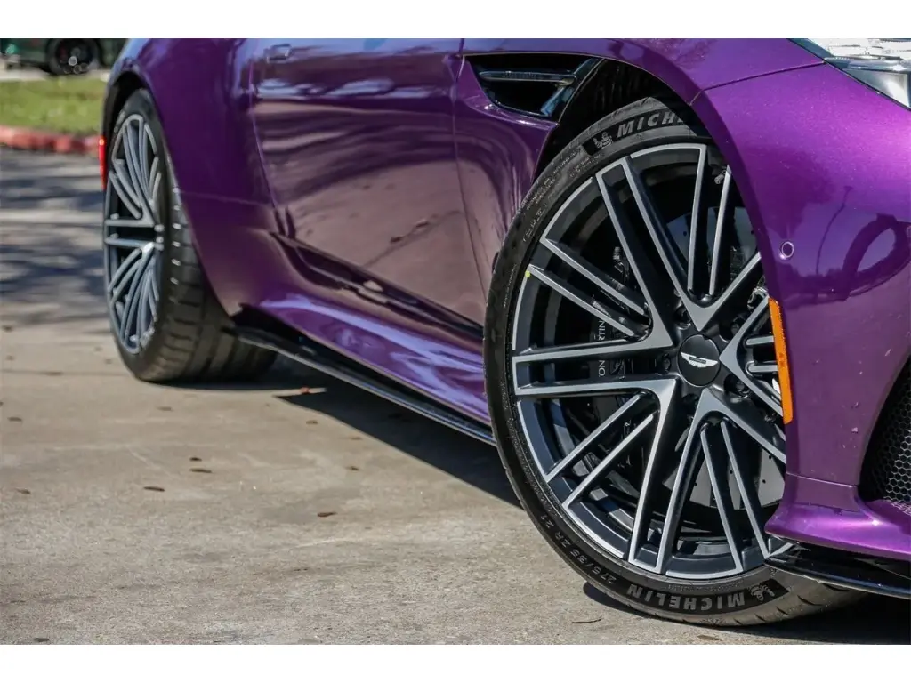 2024 DB12 V8 Coupe thumbnail vehicle image 3