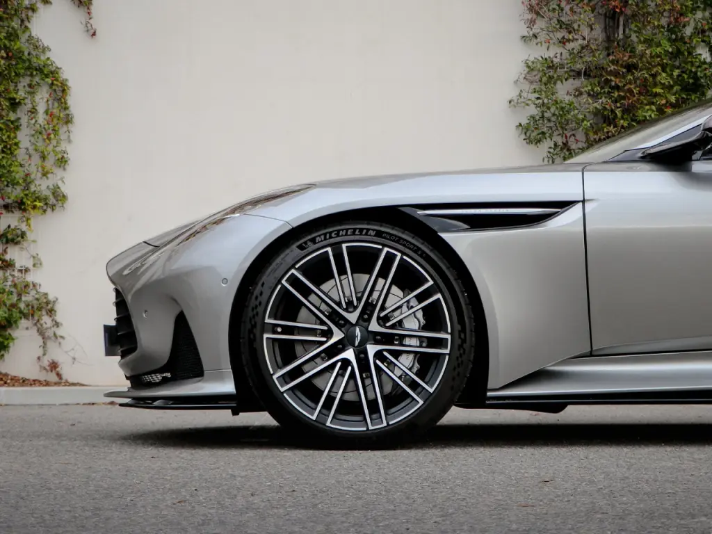 2024 DB12 V8 Coupe thumbnail vehicle image 3