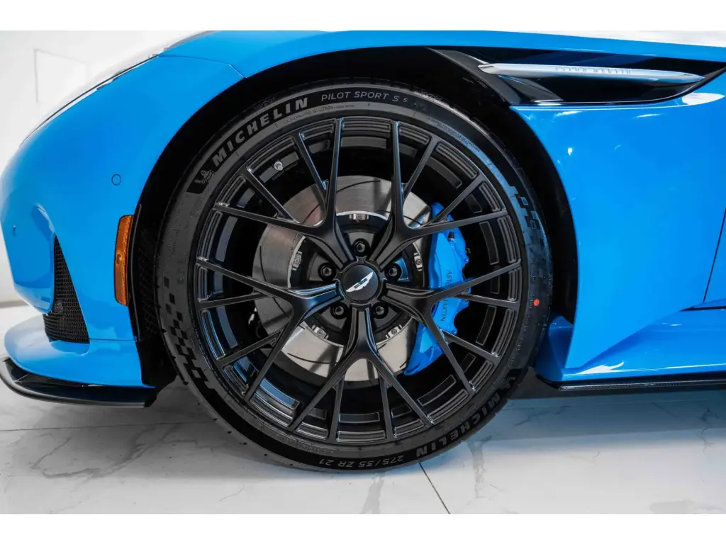 2024 DB12 V8 Coupe thumbnail vehicle image 3
