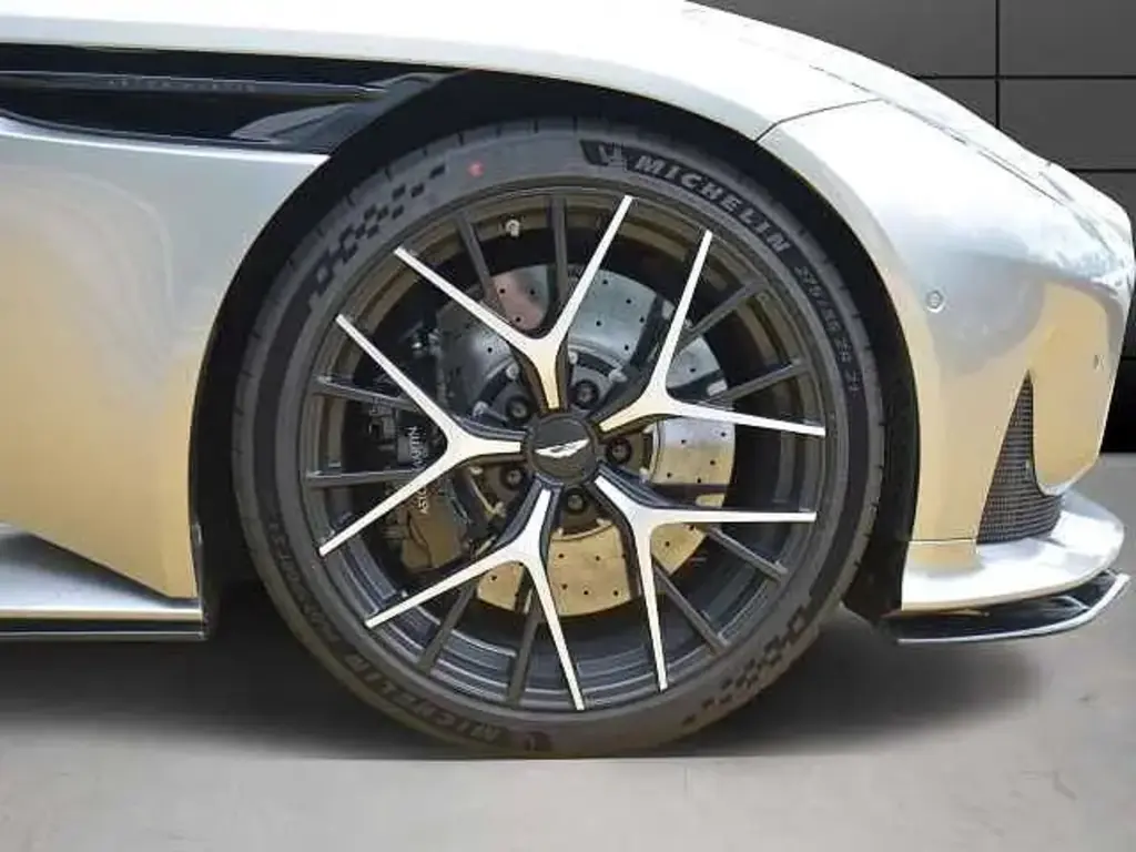 2024 DB12 V8 Coupe thumbnail vehicle image 3
