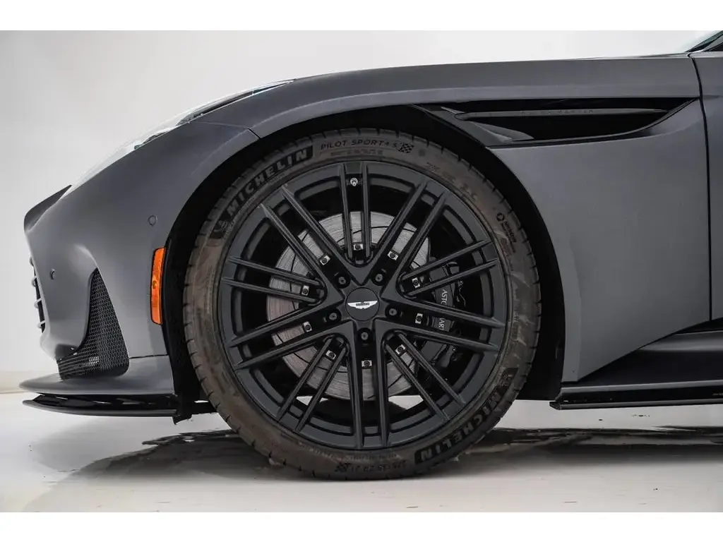 2024 DB12 V8 Coupe thumbnail vehicle image 3