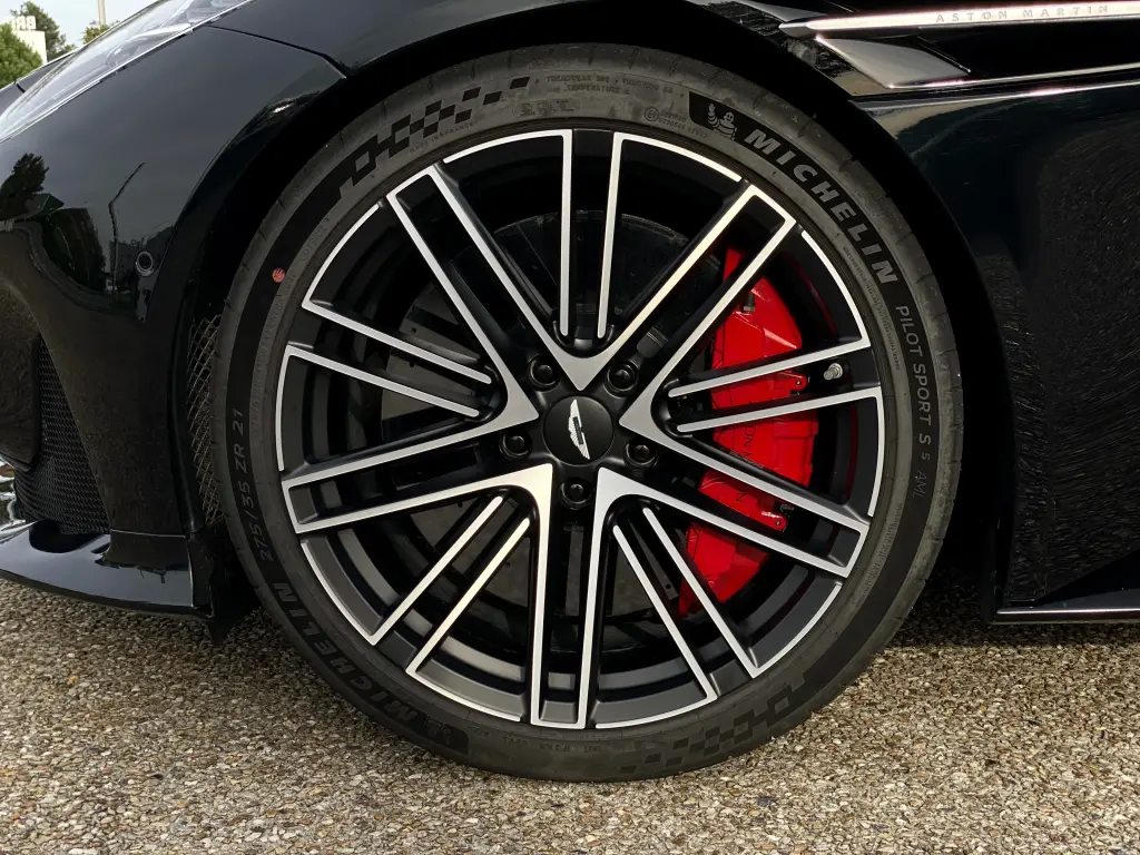 2024 DB12 V8 Coupe thumbnail vehicle image 3