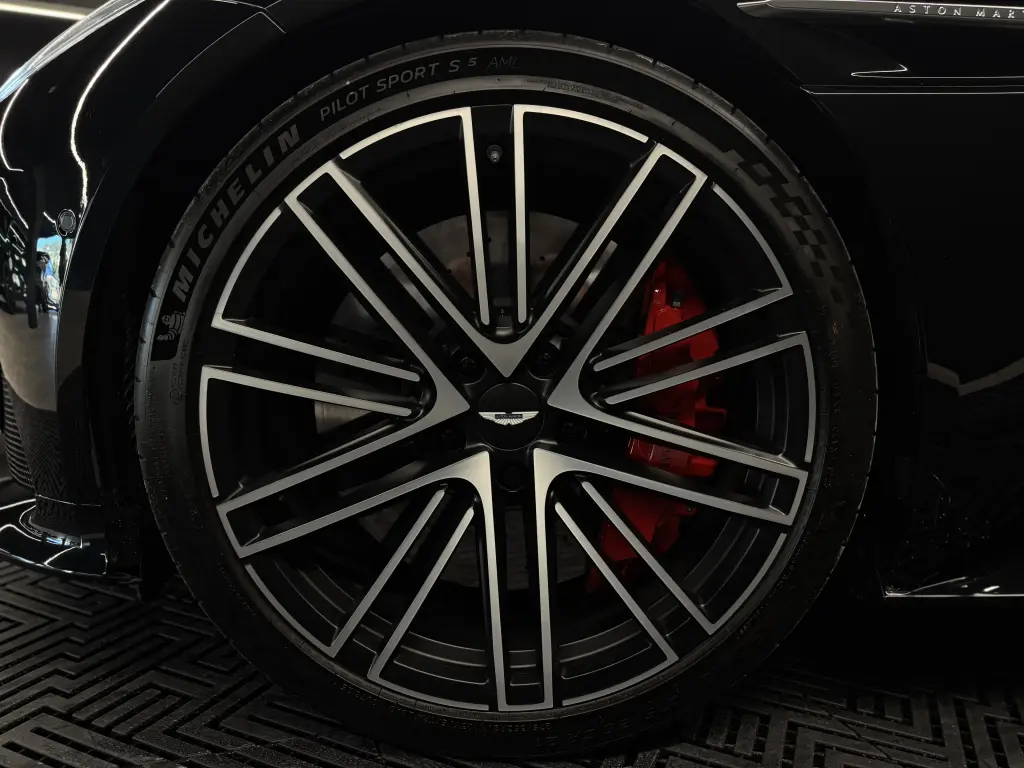 2024 DB12 V8 Coupe thumbnail vehicle image 3