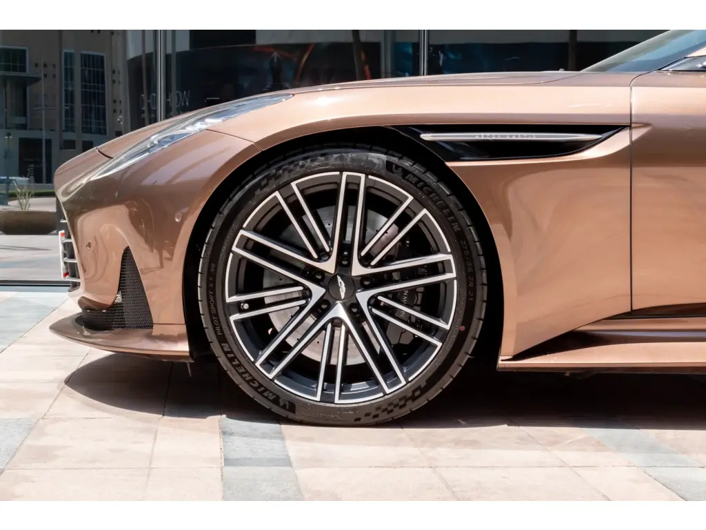 2024 DB12 V8 Coupe thumbnail vehicle image 3