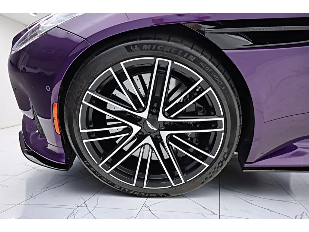 2024 DB12 V8 Coupe thumbnail vehicle image 3