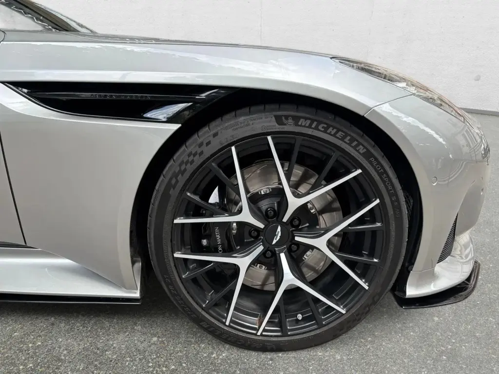 2024 DB12 V8 Coupe thumbnail vehicle image 3