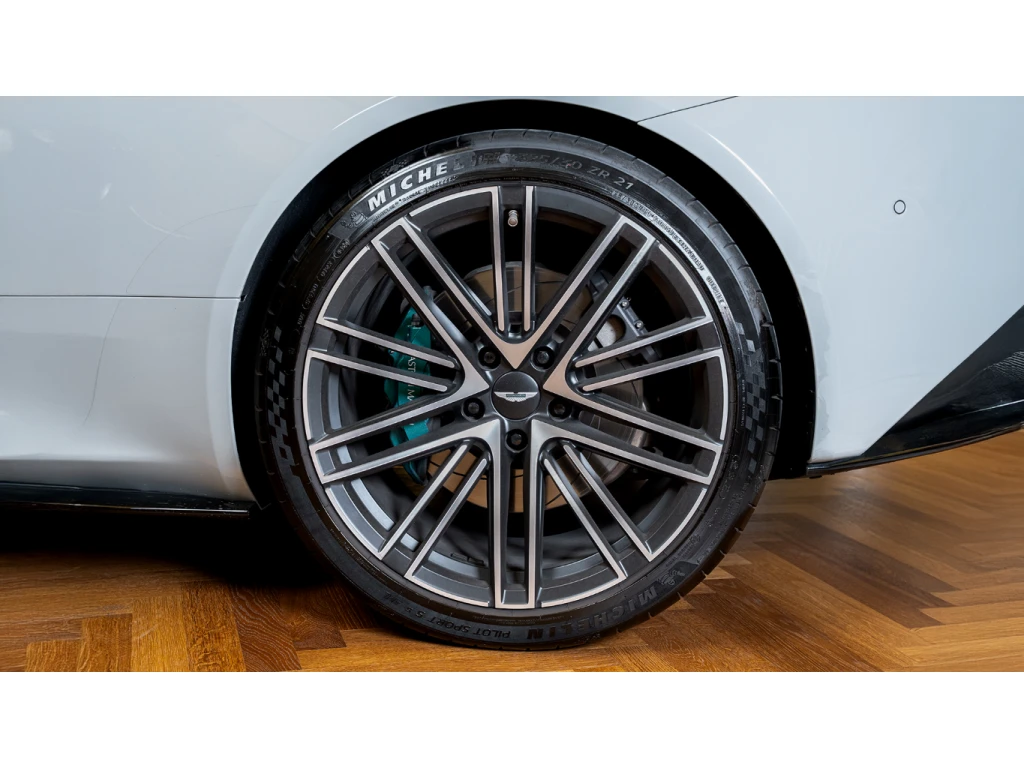 2024 DB12 V8 Coupe thumbnail vehicle image 3