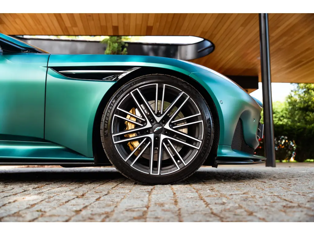 2024 DB12 V8 Coupe thumbnail vehicle image 3
