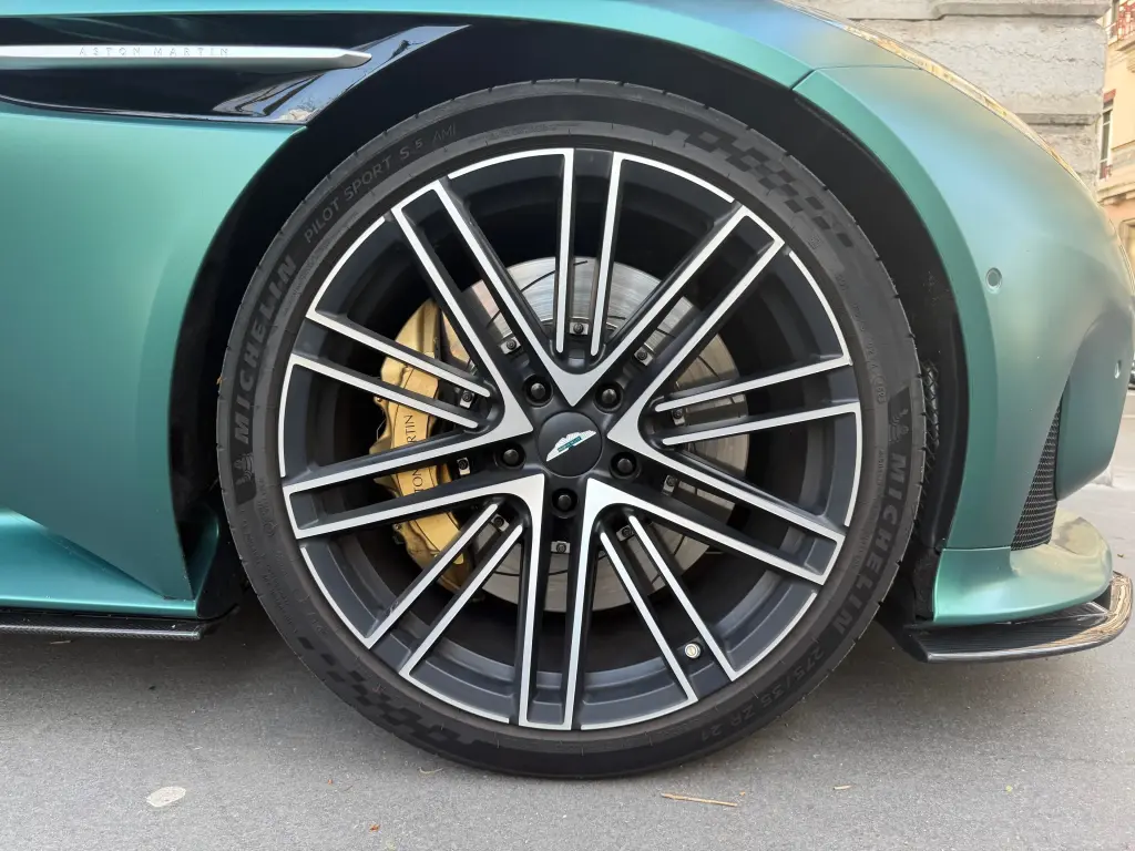 2024 DB12 V8 Coupe thumbnail vehicle image 3