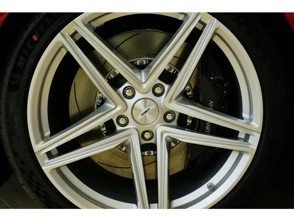 2025 DB12 V8 Coupe thumbnail vehicle image 3