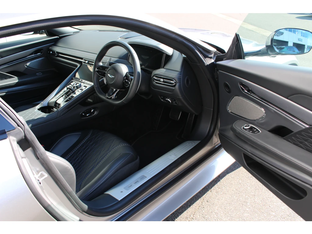 2025 DB12 V8 Coupe thumbnail vehicle image 2