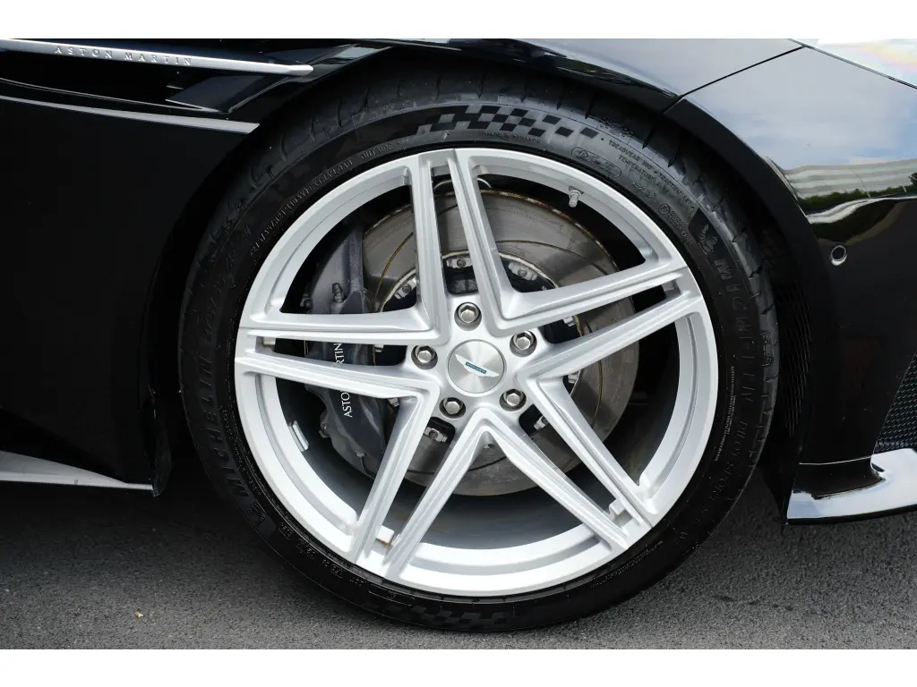 2025 DB12 V8 Coupe thumbnail vehicle image 3
