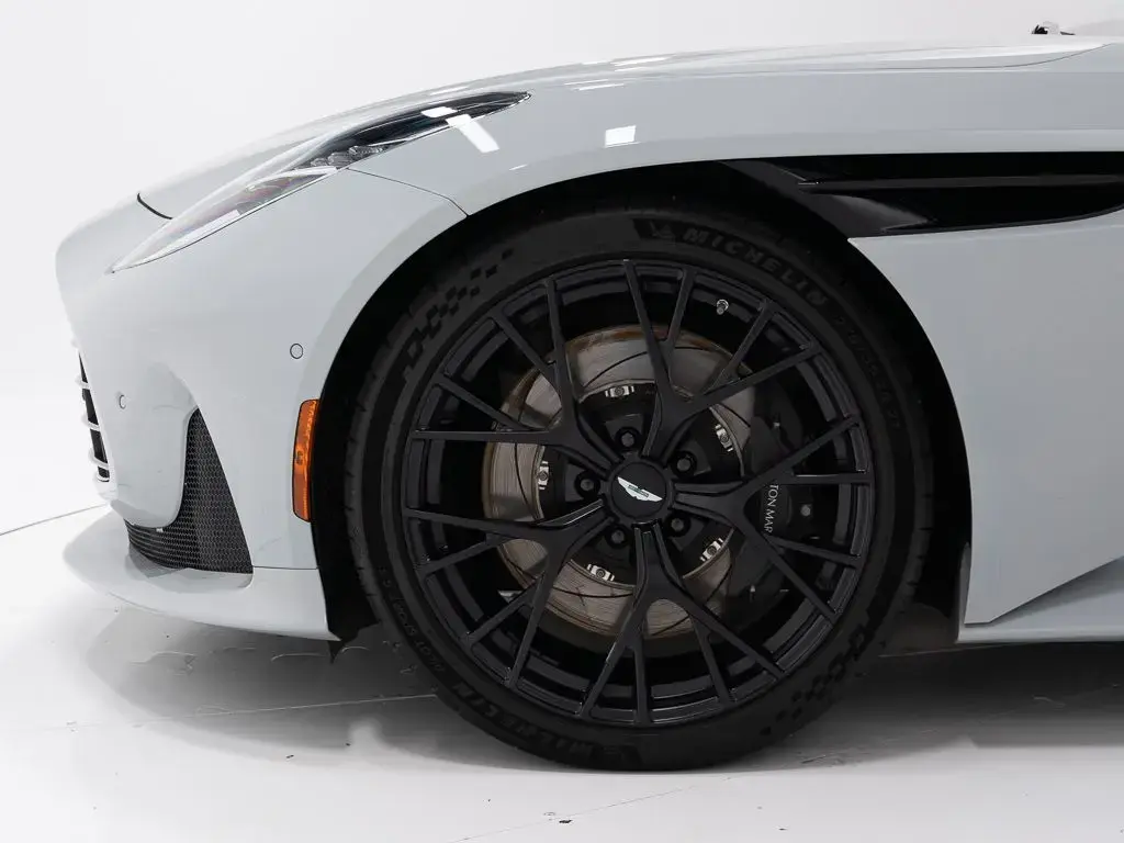 2025 DB12 V8 Coupe thumbnail vehicle image 3