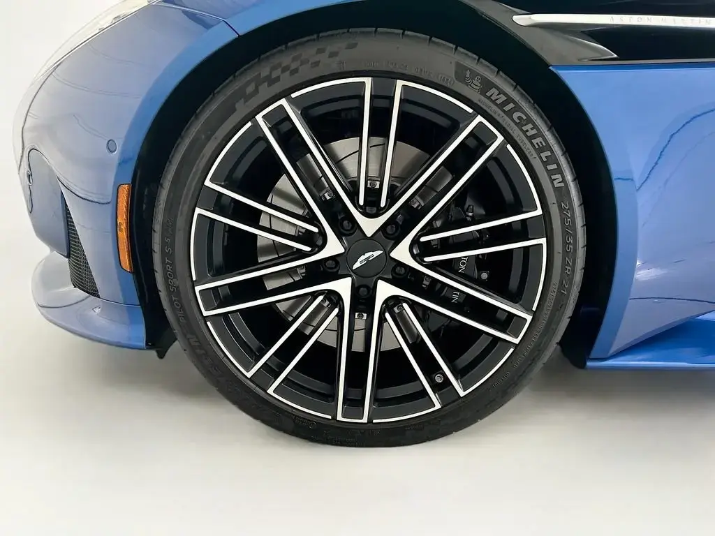 2025 DB12 V8 Coupe thumbnail vehicle image 3