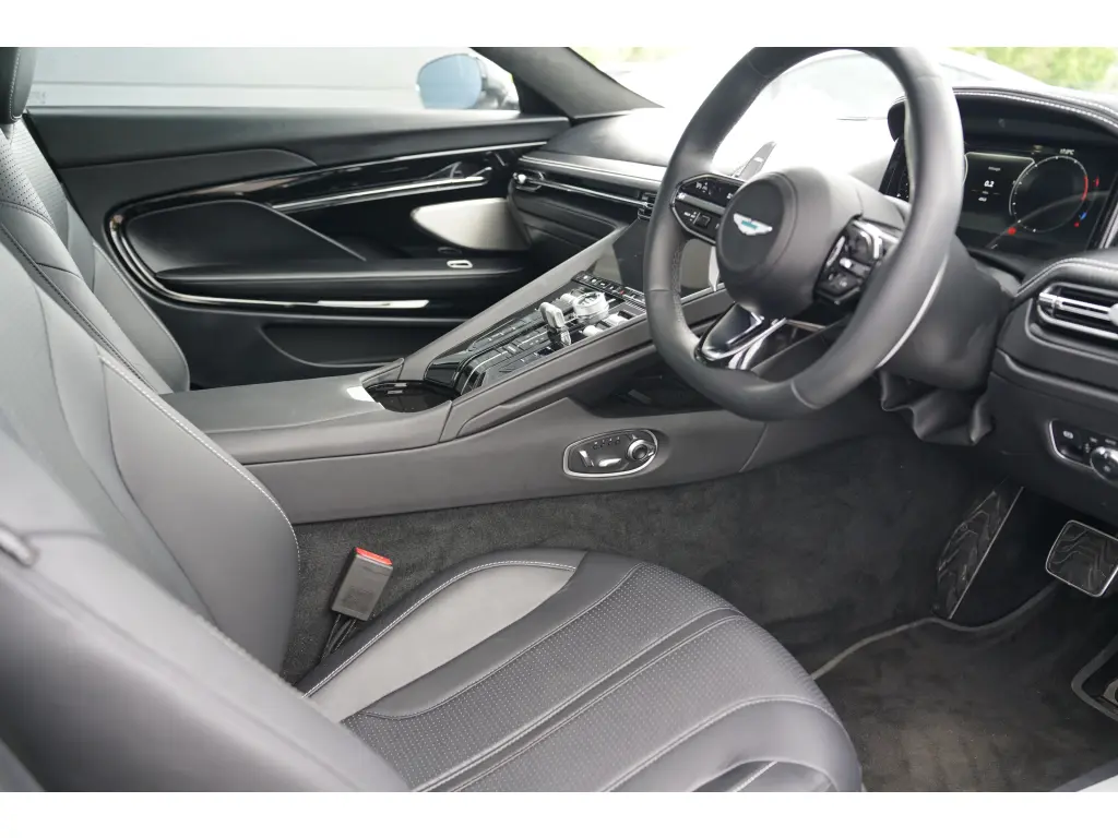 2026 DB12 V8 Coupe thumbnail vehicle image 2