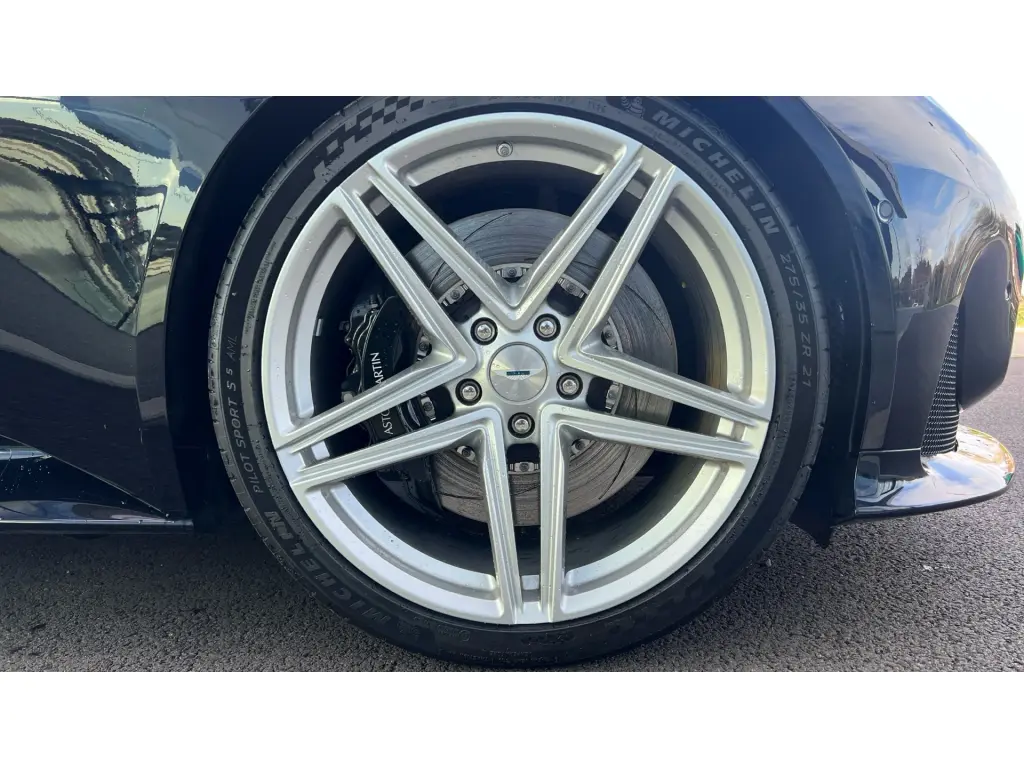 2026 DB12 V8 Coupe thumbnail vehicle image 3