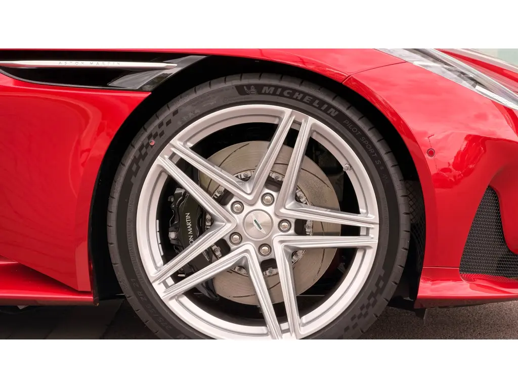 2026 DB12 V8 Coupe thumbnail vehicle image 3