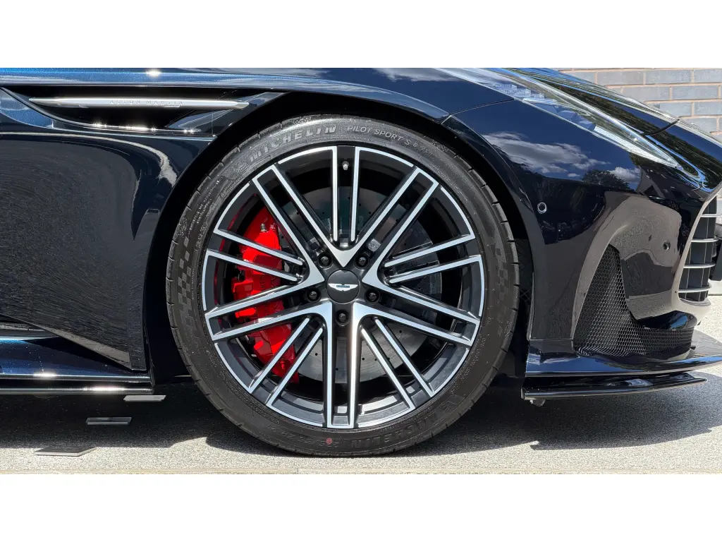 2024 DB12 V8 Volante thumbnail vehicle image 3