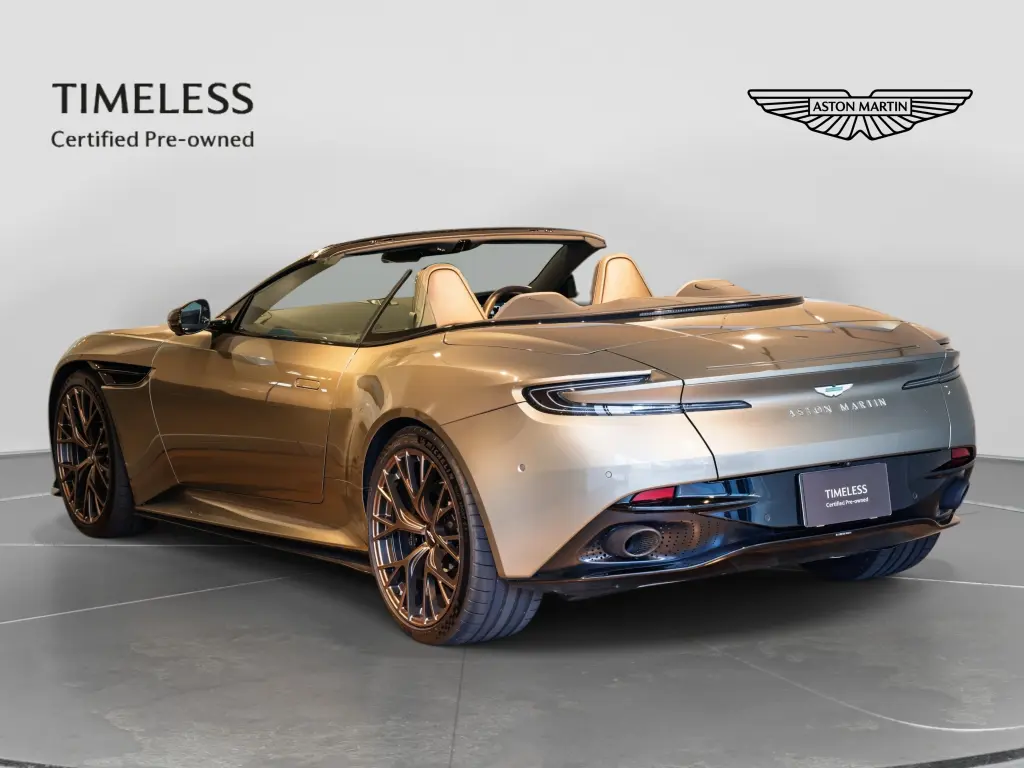2024 DB12 V8 Volante thumbnail vehicle image 1