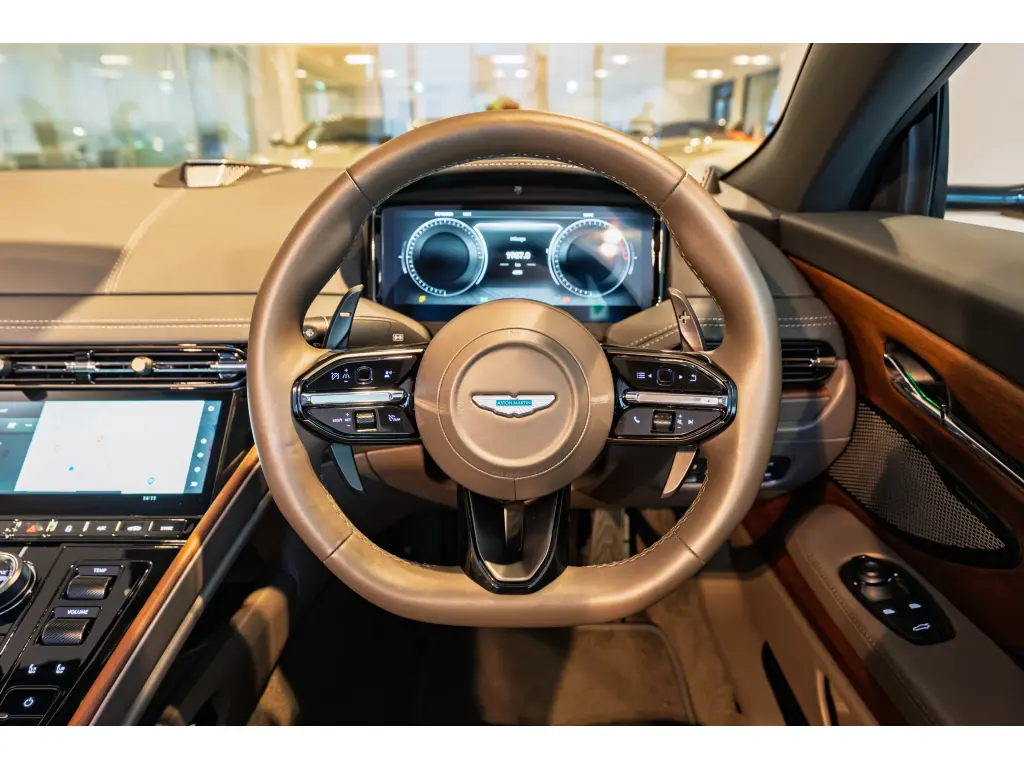 2024 DB12 V8 Volante thumbnail vehicle image 2