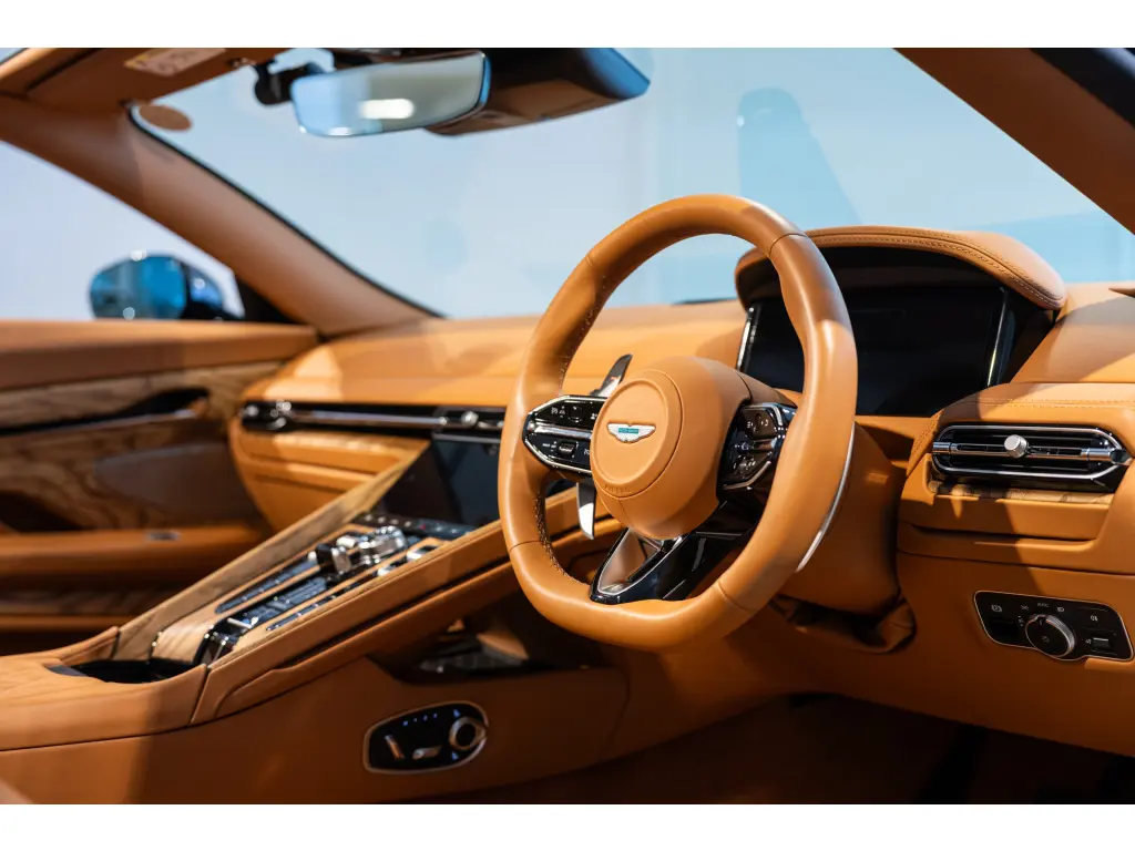 2024 DB12 V8 Volante thumbnail vehicle image 2