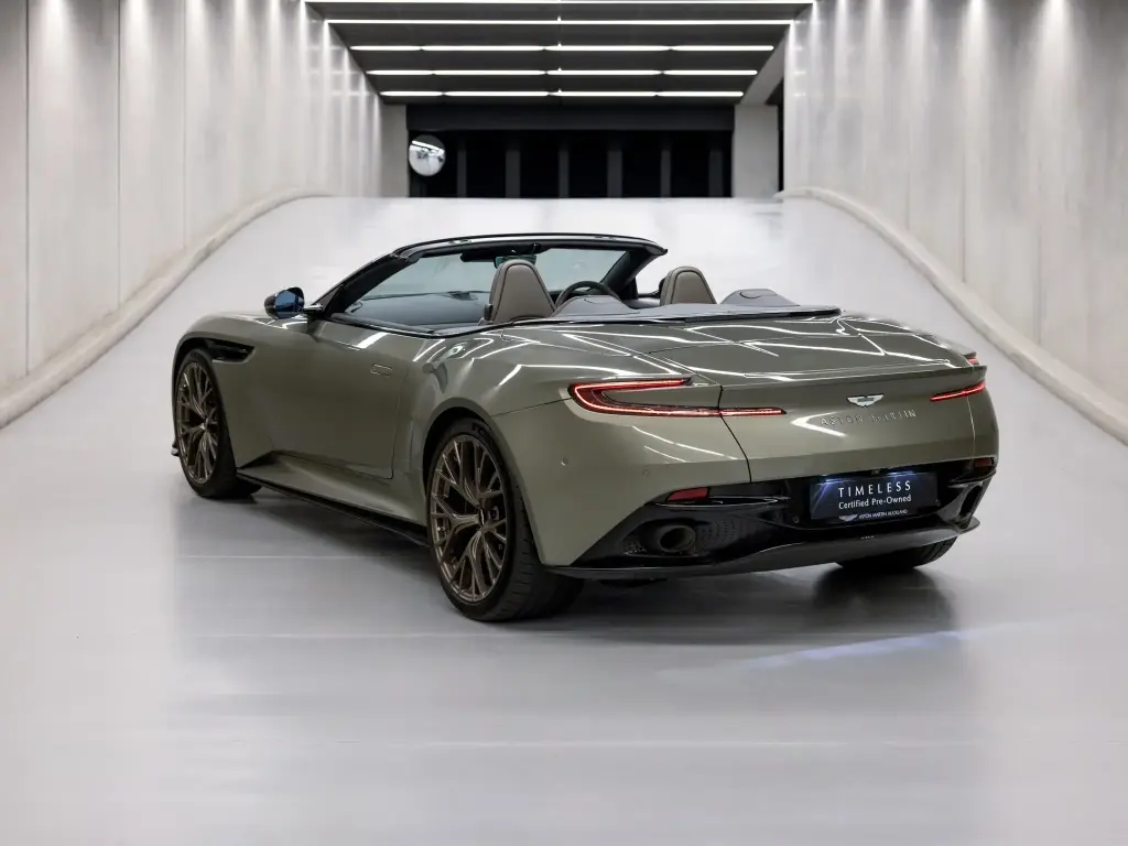 2024 DB12 V8 Volante thumbnail vehicle image 1