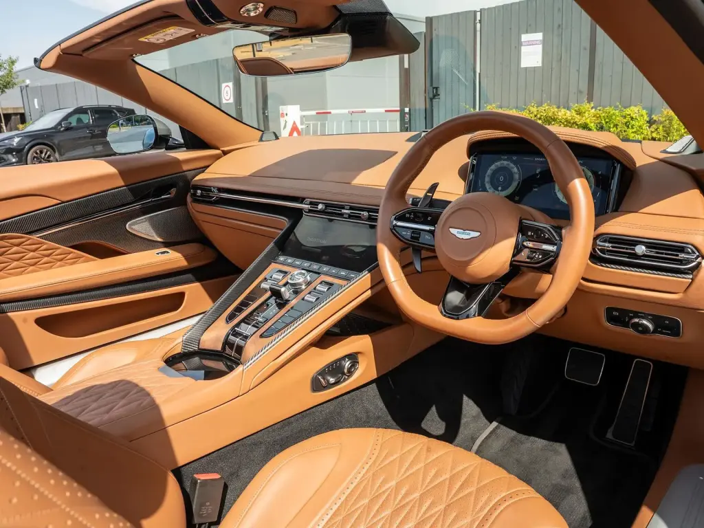 2024 DB12 V8 Volante thumbnail vehicle image 2