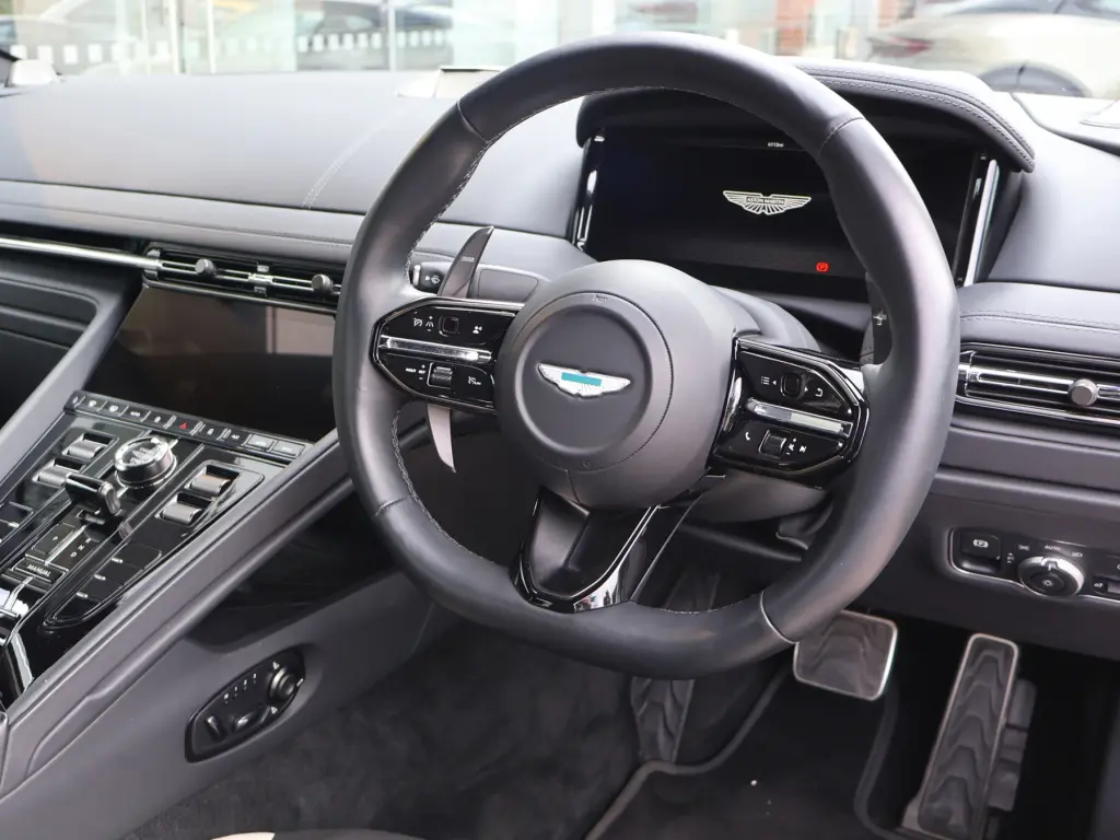 2024 DB12 V8 Volante thumbnail vehicle image 2