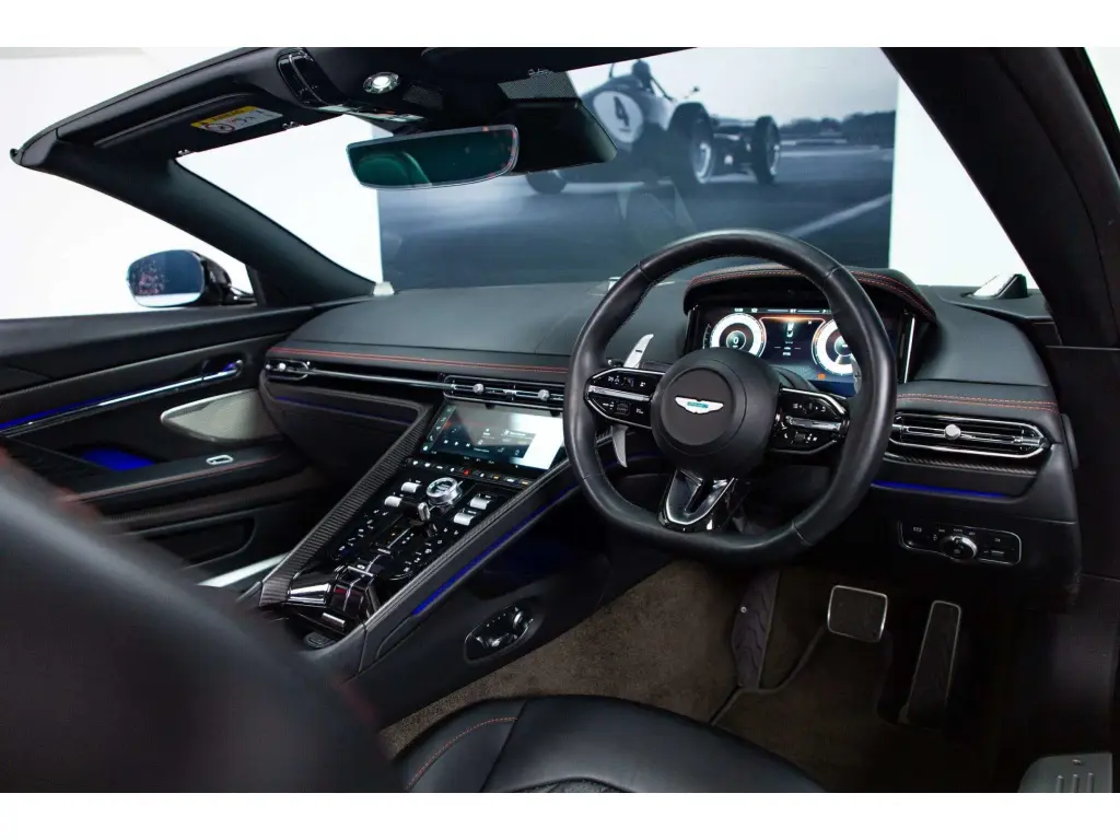 2024 DB12 V8 Volante thumbnail vehicle image 2