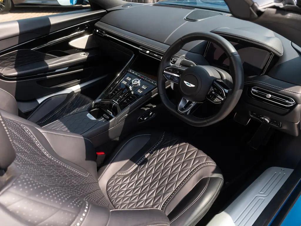 2024 DB12 V8 Volante thumbnail vehicle image 2