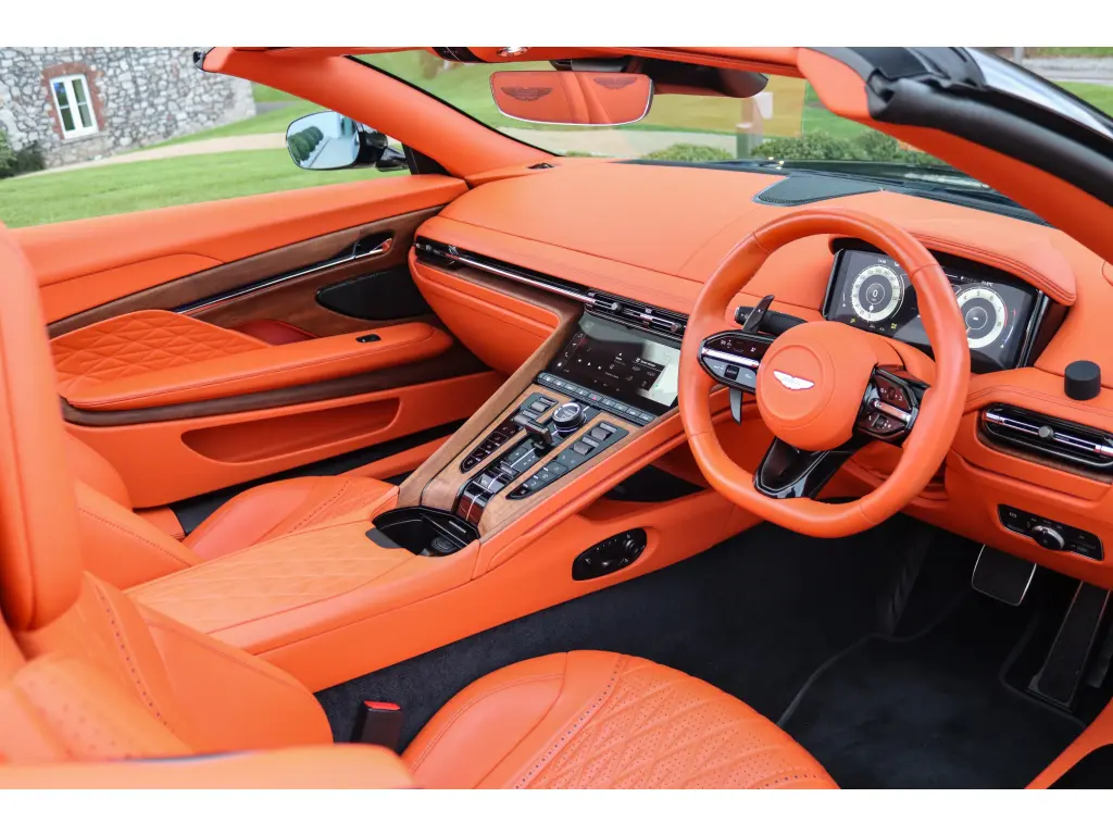 2024 DB12 V8 Volante thumbnail vehicle image 2