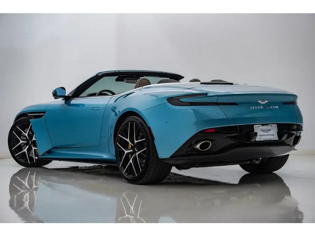 2024 DB12 V8 Volante thumbnail vehicle image 1