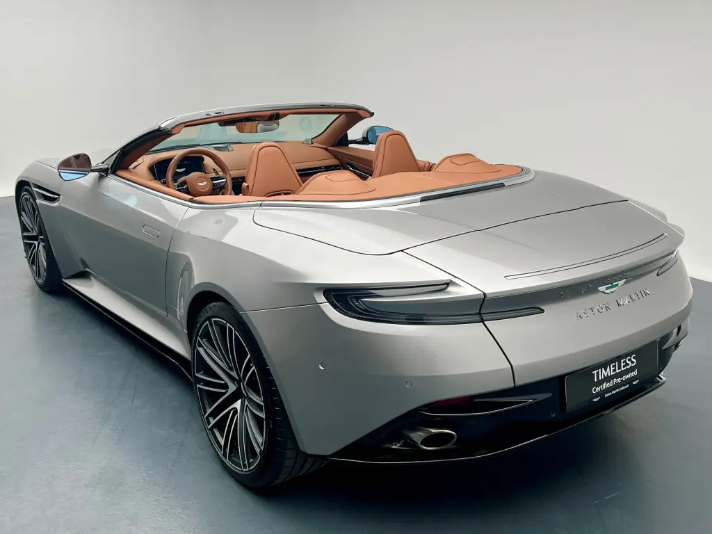 2024 DB12 V8 Volante thumbnail vehicle image 1