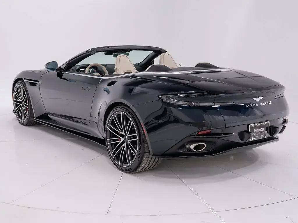 2024 DB12 V8 Volante thumbnail vehicle image 1
