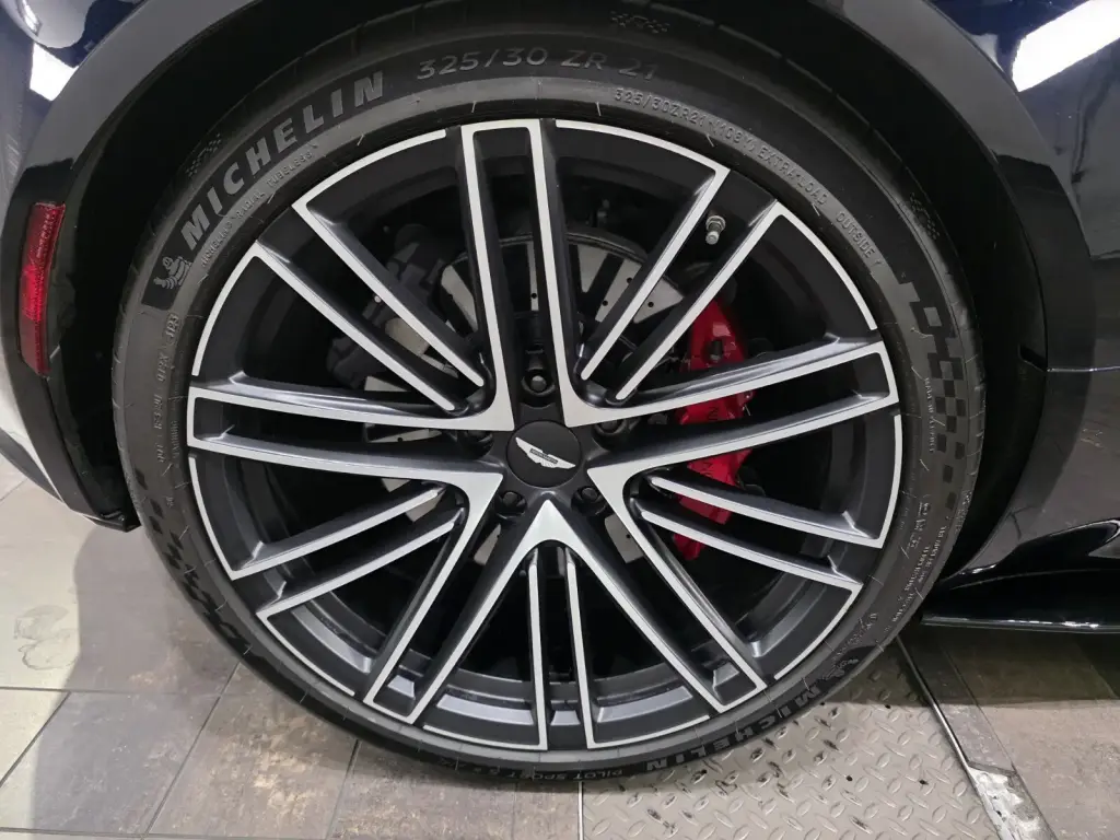 2024 DB12 V8 Volante thumbnail vehicle image 3