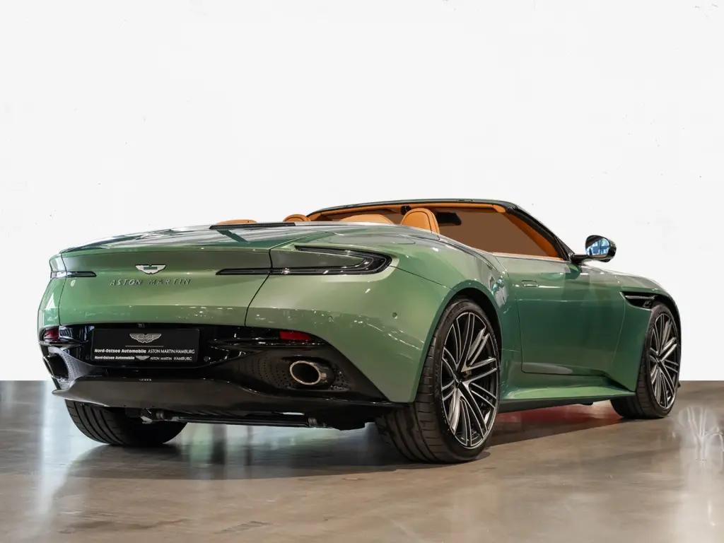 2024 DB12 V8 Volante thumbnail vehicle image 1