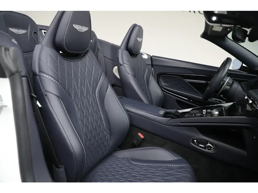 2024 DB12 V8 Volante thumbnail vehicle image 2