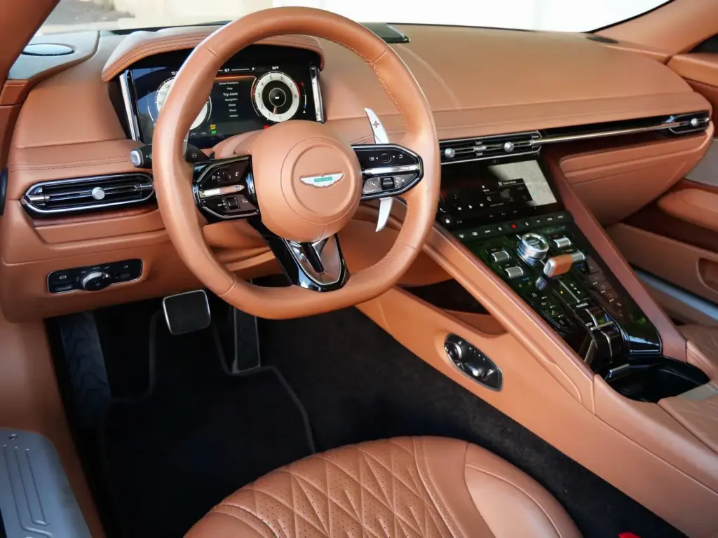 2024 DB12 V8 Volante thumbnail vehicle image 2