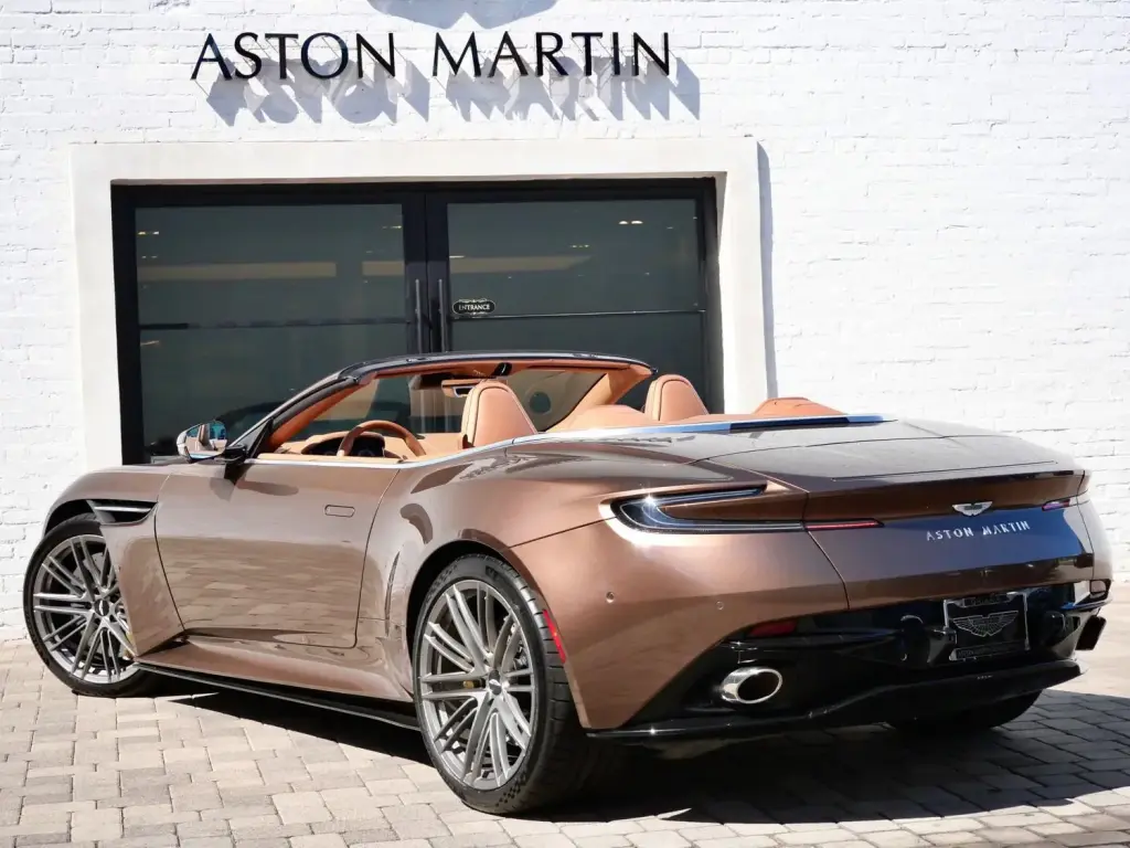 2024 DB12 V8 Volante thumbnail vehicle image 1