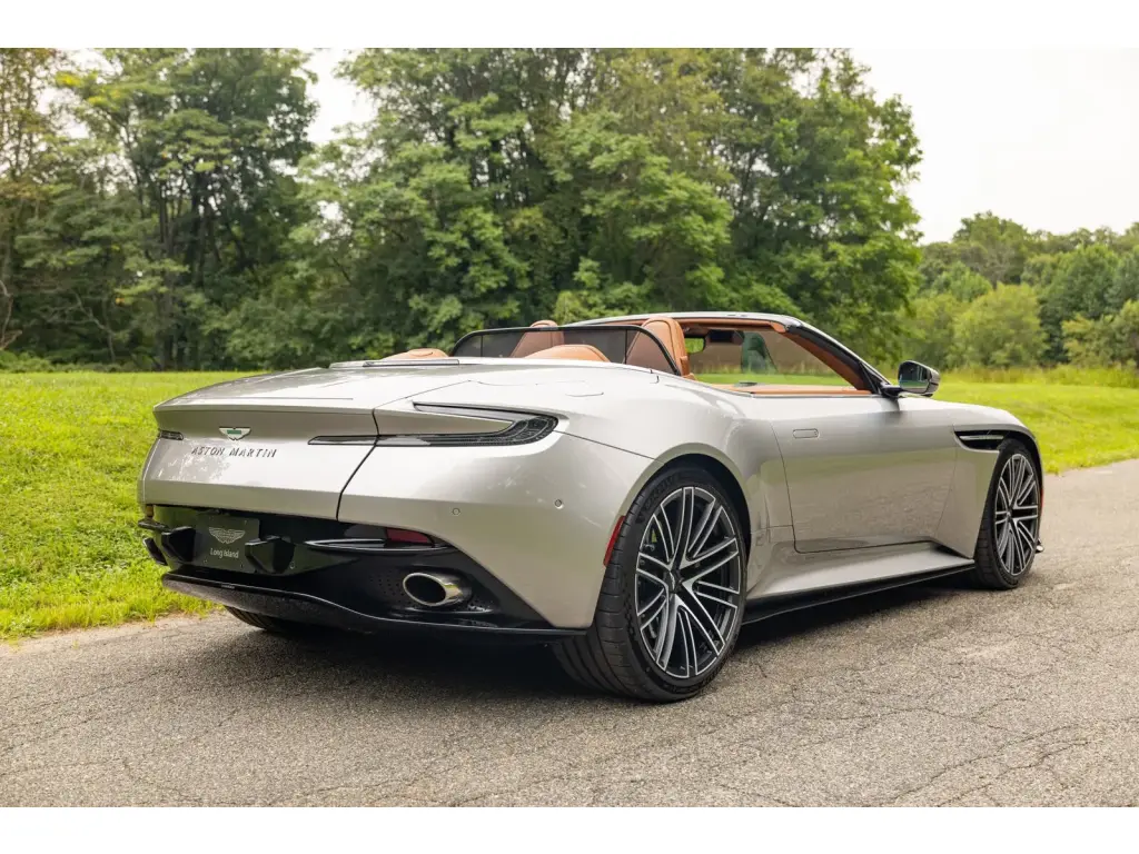 2024 DB12 V8 Volante thumbnail vehicle image 1